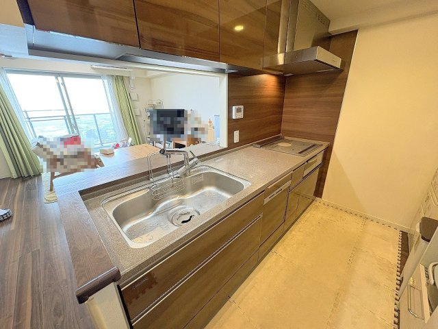 ザ・ライオンズ三郷中央レジデンスＢのキッチン|食洗機・ディスポーザー・備付食器棚付のキッチン♪ファインバブルを使用することでごはんもおいしく炊けます