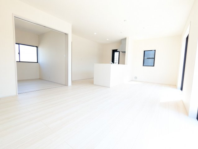 ひたちなか市足崎　20期のキッチン|同施工一日の長い時間を過ごすリビング♪自然と家族が集まれる空間！家族団らんの時間を優しく見守るリビング