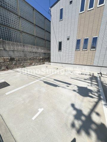 シエーナ芦屋の駐車場|車をお持ちの方に嬉しい駐車場付きの物件です