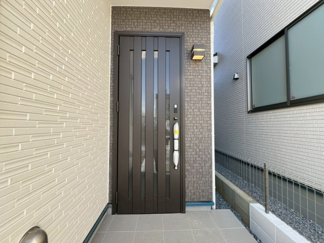 ＋＋読谷村上地－A号棟（全３棟）の玄関