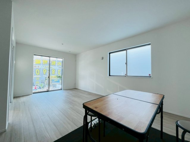 ＋＋読谷村上地－A号棟（全３棟）の洋室