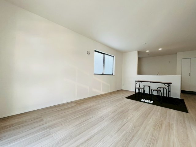 ＋＋読谷村上地－A号棟（全３棟）の洋室