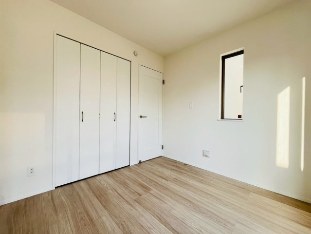 ＋＋読谷村上地－A号棟（全３棟）の洋室