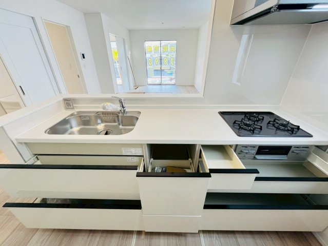 ＋＋読谷村上地－A号棟（全３棟）のキッチン