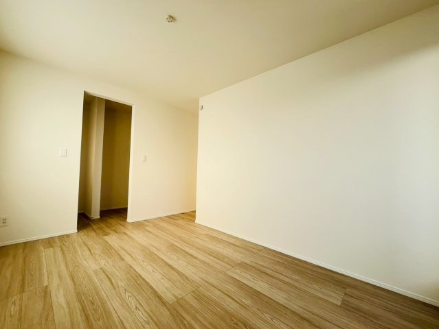 ＋＋読谷村上地－A号棟（全３棟）の洋室