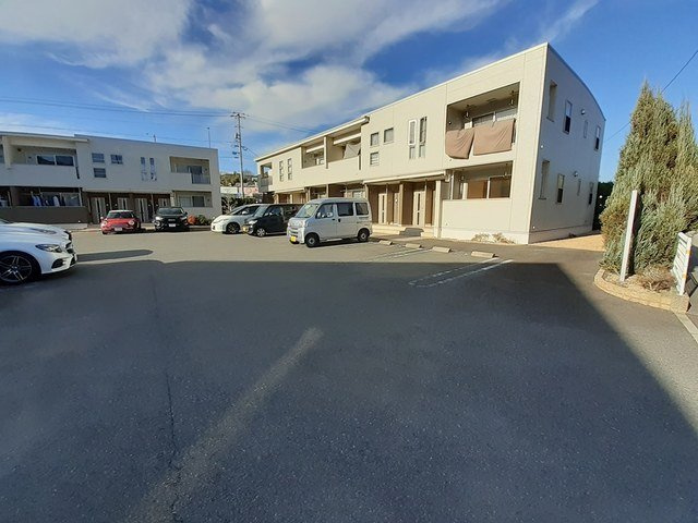 焼山・沖田レジデンスＡの駐車場|駐車場があります
