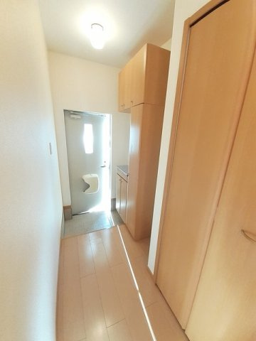 焼山・沖田レジデンスＡの玄関|シンプルで使いやすい玄関です