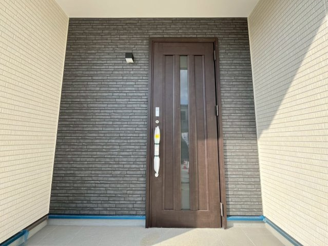 ＋＋読谷村上地－B号棟（全３棟）の玄関