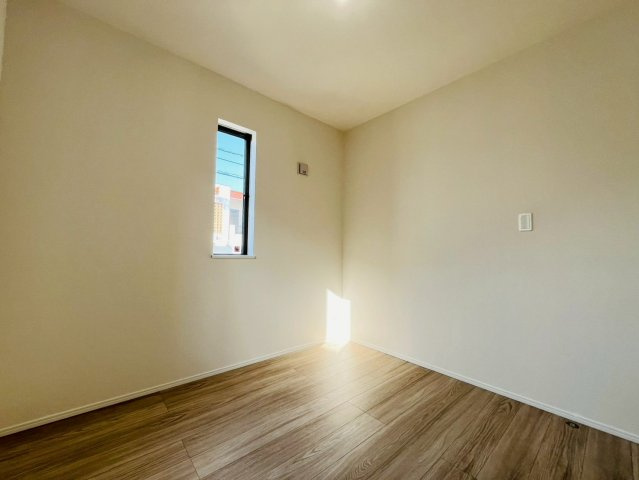 ＋＋読谷村上地－B号棟（全３棟）の洋室