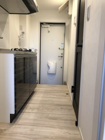 川崎市多摩区三田２丁目のアパートの玄関