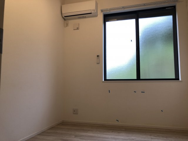 川崎市多摩区三田２丁目のアパートの居間・リビング