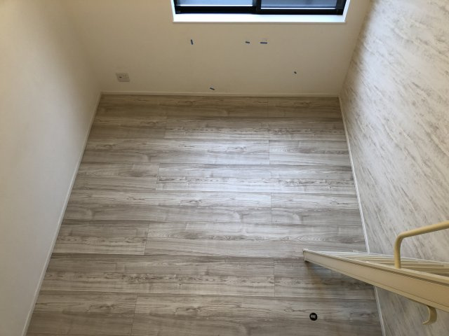 川崎市多摩区三田２丁目のアパートの居間・リビング