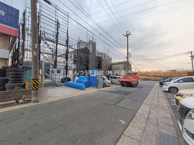 KEIAI GRACE浦里1期の前面道路含む現地写真