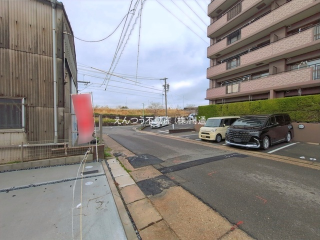 KEIAI GRACE浦里1期の前面道路含む現地写真