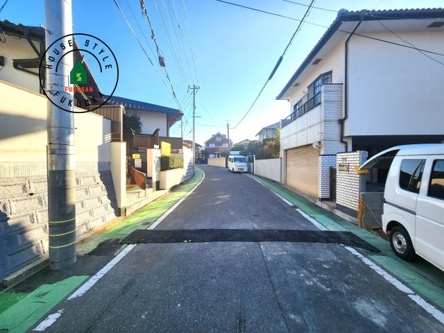 福岡市南区皿山3丁目第7-2棟（2号棟）　の前面道路含む現地写真|前面道路です。