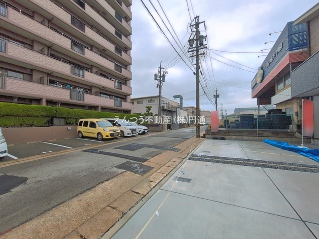 KEIAI GRACE浦里1期の前面道路含む現地写真