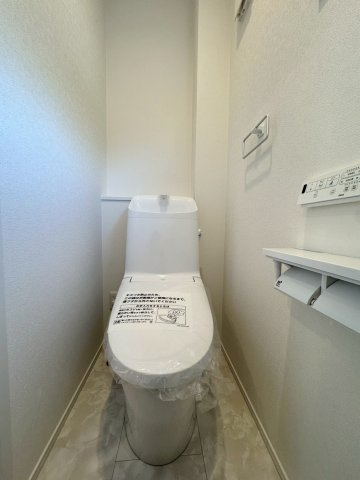 SUN COURTーサンコート－小倉北区上到津1丁目【小倉北区　新築戸建て】のトイレ|パワーストリーム洗浄で隅々までしっかり汚れを洗い流し、節水もできるトイレ♪【小倉北区　新築戸建て】