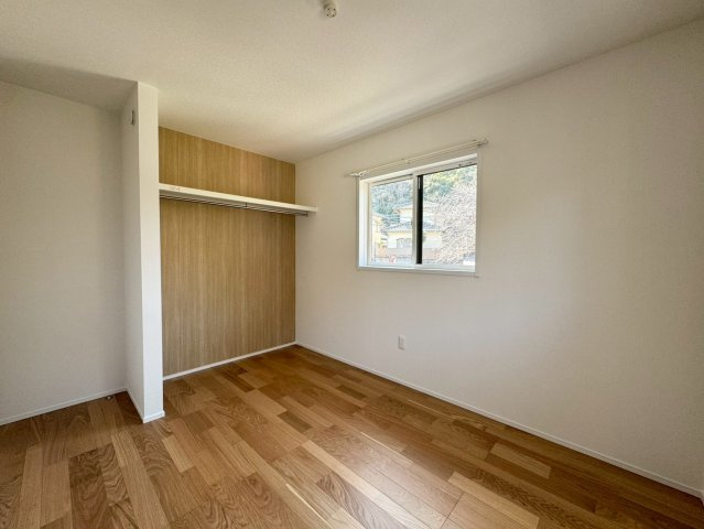 SUN COURTーサンコート－小倉北区上到津1丁目【小倉北区　新築戸建て】の洋室|2階6帖洋室はオープンクローク付き♪【小倉北区　新築戸建て】