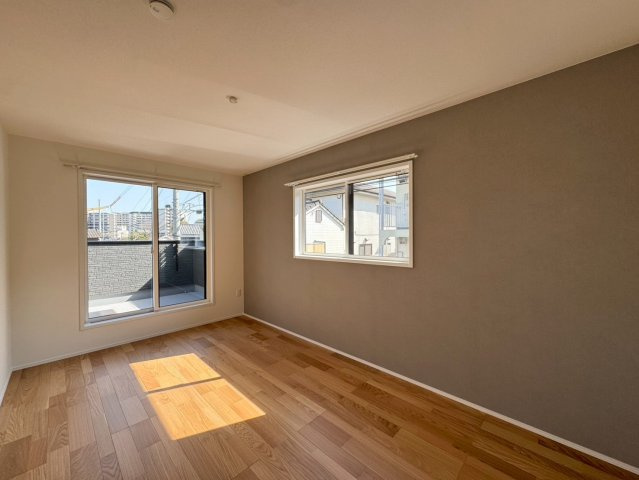 SUN COURTーサンコート－小倉北区上到津1丁目【小倉北区　新築戸建て】の洋室|主寝室にもなる広々とした洋室は7.5帖♪こちらには大容量のWIC完備♪　【小倉北区　新築戸建て】