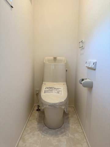 SUN COURTーサンコート－小倉北区上到津1丁目【小倉北区　新築戸建て】のトイレ|2階にもトイレ完備で助かります【小倉北区　新築戸建て】