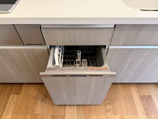 SUN COURTーサンコート－小倉北区上到津1丁目【小倉北区　新築戸建て】のキッチン|食器洗乾燥機付で忙しいママをサポート【小倉北区　新築戸建て】