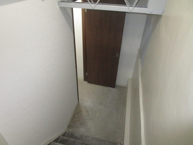 大阪市西成区松３丁目の倉庫