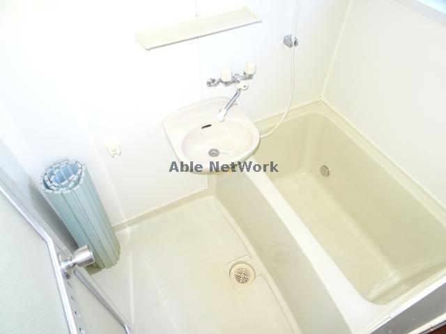 青葉住宅4の浴室|洗面ボウルつき