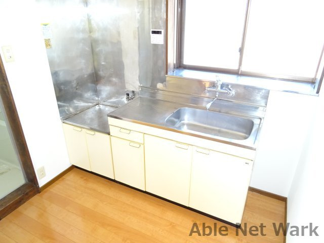 青葉住宅のキッチン|独立キッチン