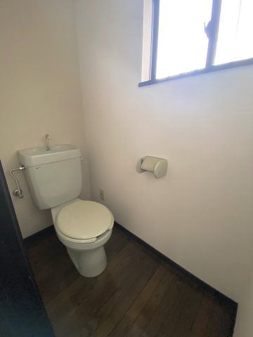 論地町3丁目戸建のトイレ|２階トイレ