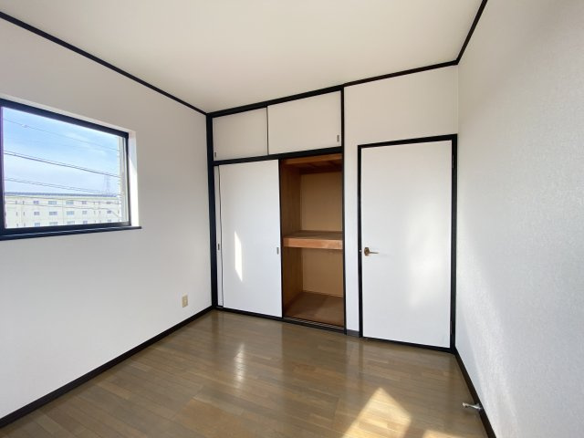 論地町3丁目戸建の収納|南側洋室収納