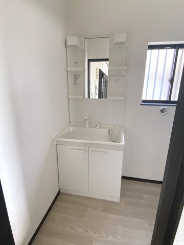 論地町3丁目戸建の独立洗面台|洗髪洗面化粧台