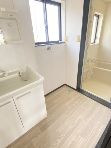 論地町3丁目戸建の洗面所