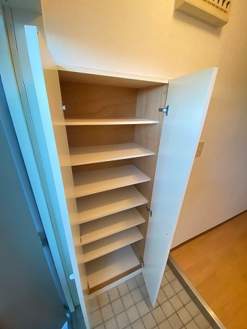 グロリオーサ甲東の収納