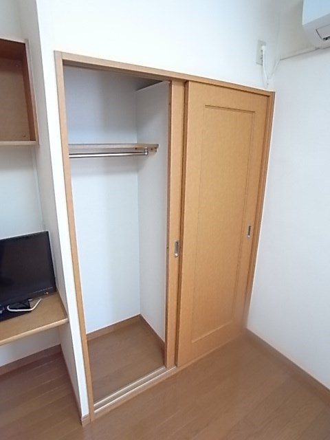 レオパレスウグイスの収納