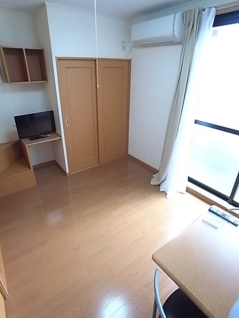 レオパレスウグイス