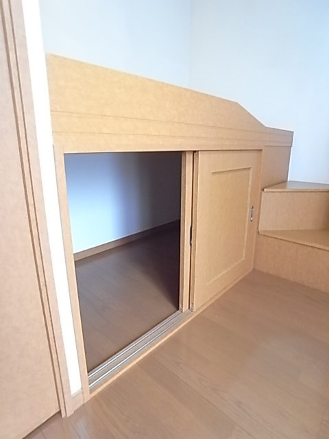 レオパレスウグイスの収納