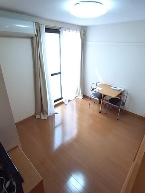 レオパレスウグイスの寝室