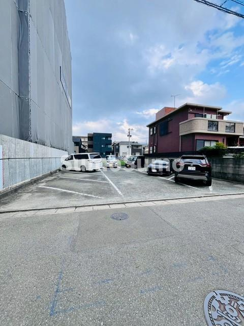 清水ハイツの駐車場