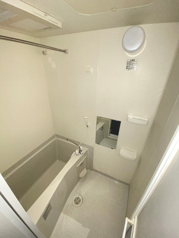 リヴィアスナンバルーチェの浴室|きれいなお風呂です