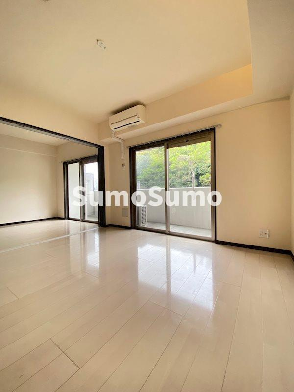 ナウヴィレッジ港の居間・リビング