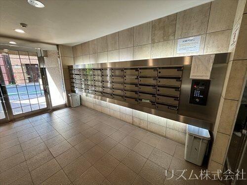 ルーブル都立大学のロビー