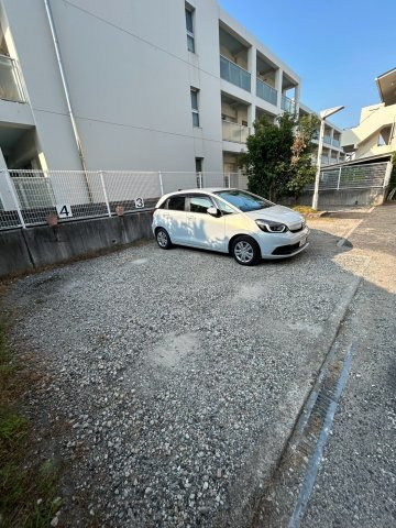カウリー芦屋の駐車場