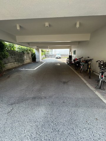 カウリー芦屋の駐車場