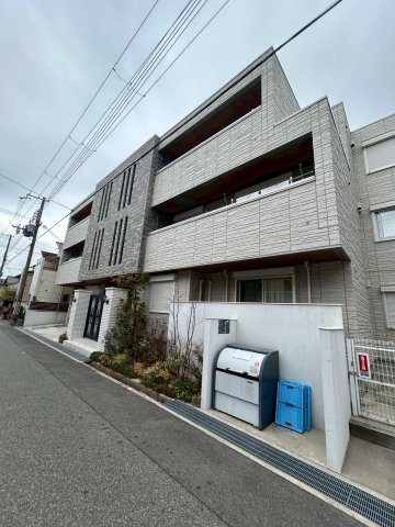 ローズグランデ甲子園の外観