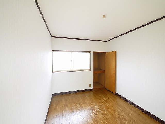 メゾン宮城の洋室