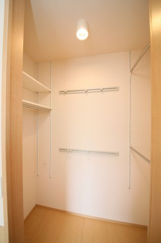 グランシャリオ前屋敷Aの収納|別部屋同一間取りのお写真となります。