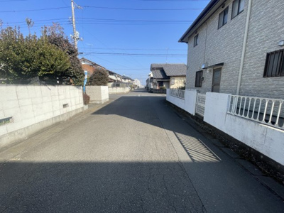 【前面道路含む現地写真】 | 真岡市高勢町5DK中古住宅