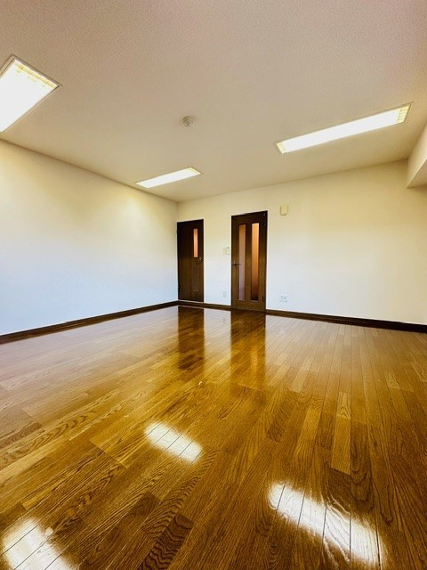 ＮＴ　ＣＯＵＲＴの洋室