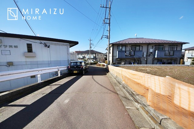【前面道路含む現地写真】 | 日当たりの良いお家は嬉しいですよね。それぞれ価値観が分かれる箇所です、実際に内覧して日当たりの心地よさをご体感下さいね♪