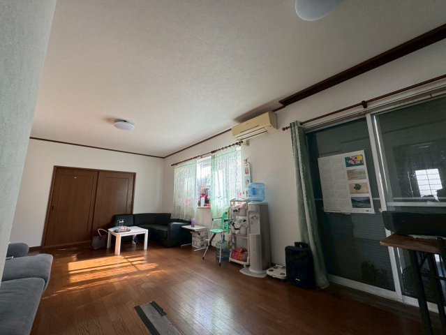 －三丁目不動産-　小川町東小川6丁目　中古戸建の居間・リビング
